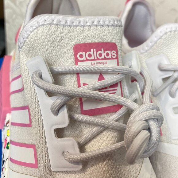 Size 6.5 Hello Kitty Adidas Originals NMD R1 White Pink IE8289 - Picture 10 of 16